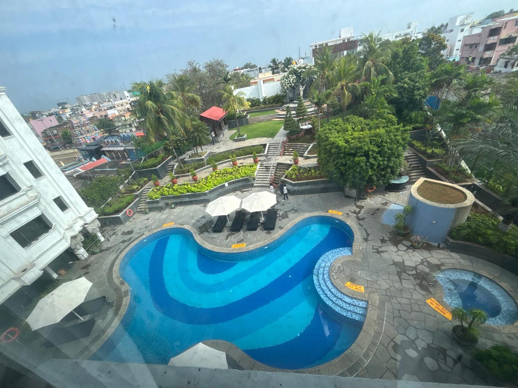 Le Royal Meridien Ченнаи Экстерьер фото